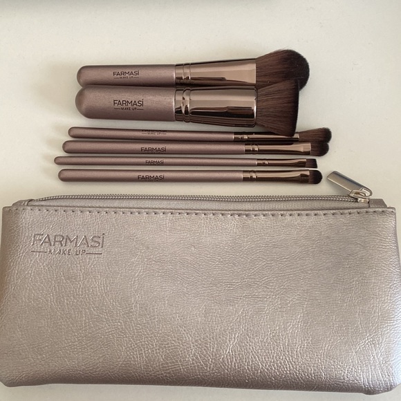 Farmasi Makeup Farmasi Makeup Brand New Brush Set W Bag Poshmark